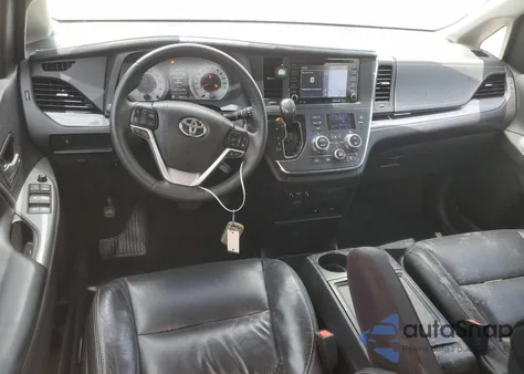 2018 Toyota Sienna Se z USA, uszkodzony, nr VIN 5TDXZ3DC5JS921882